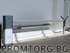 Static barrier stand with a built-in mount for a photoelectric sensor